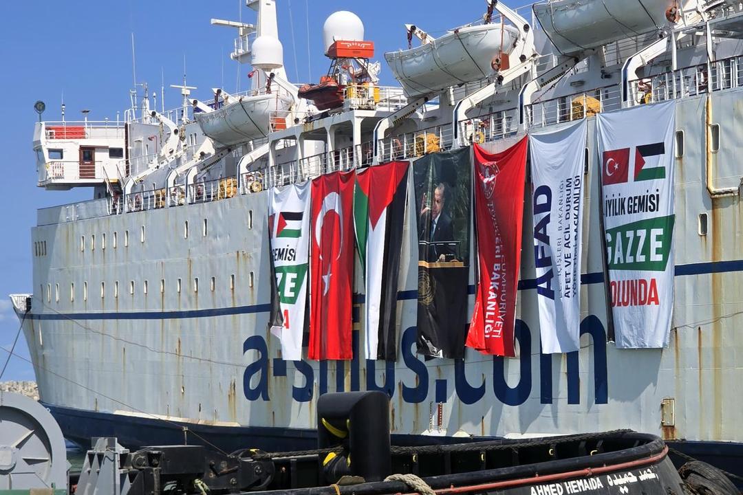 Türkiye sends 900 tons of humanitarian aid to Egypt for delivery to Gaza
